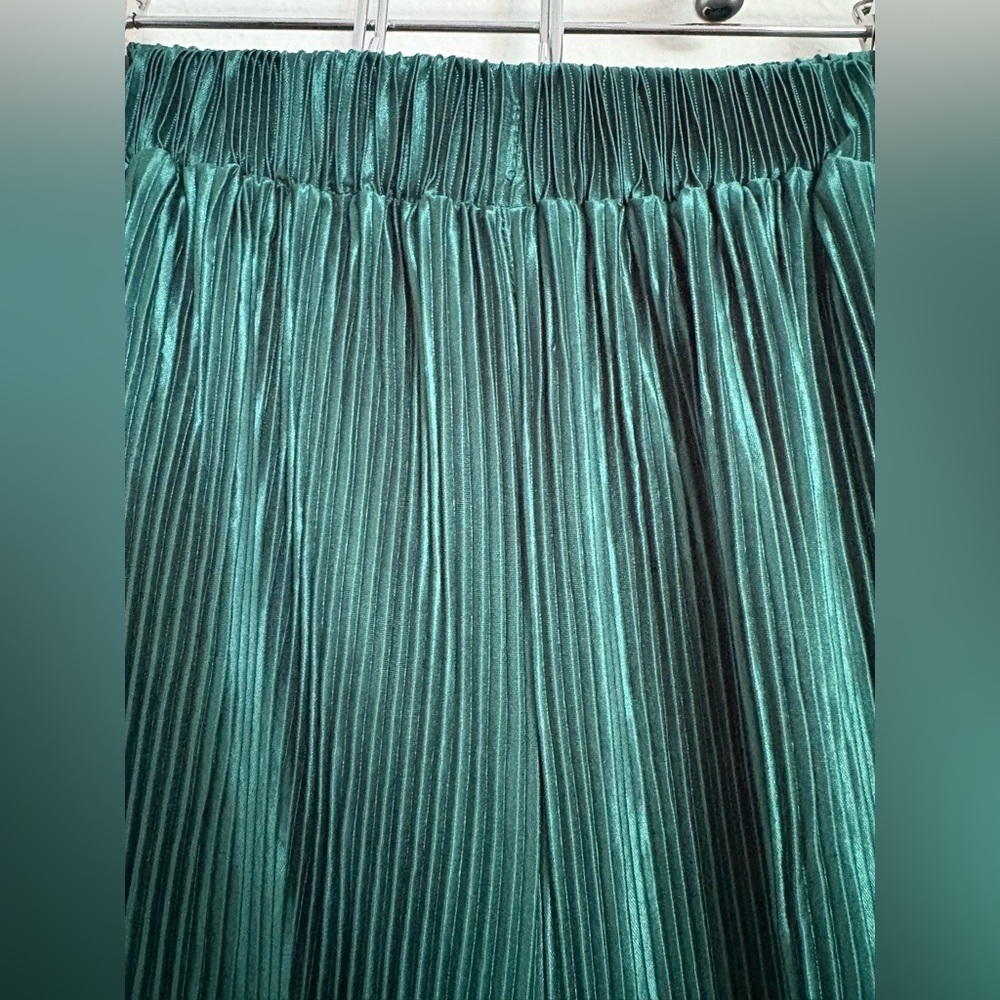 Cupshe Emerald Pleated Straight Leg Pants Size Small - Picture 5 of 7